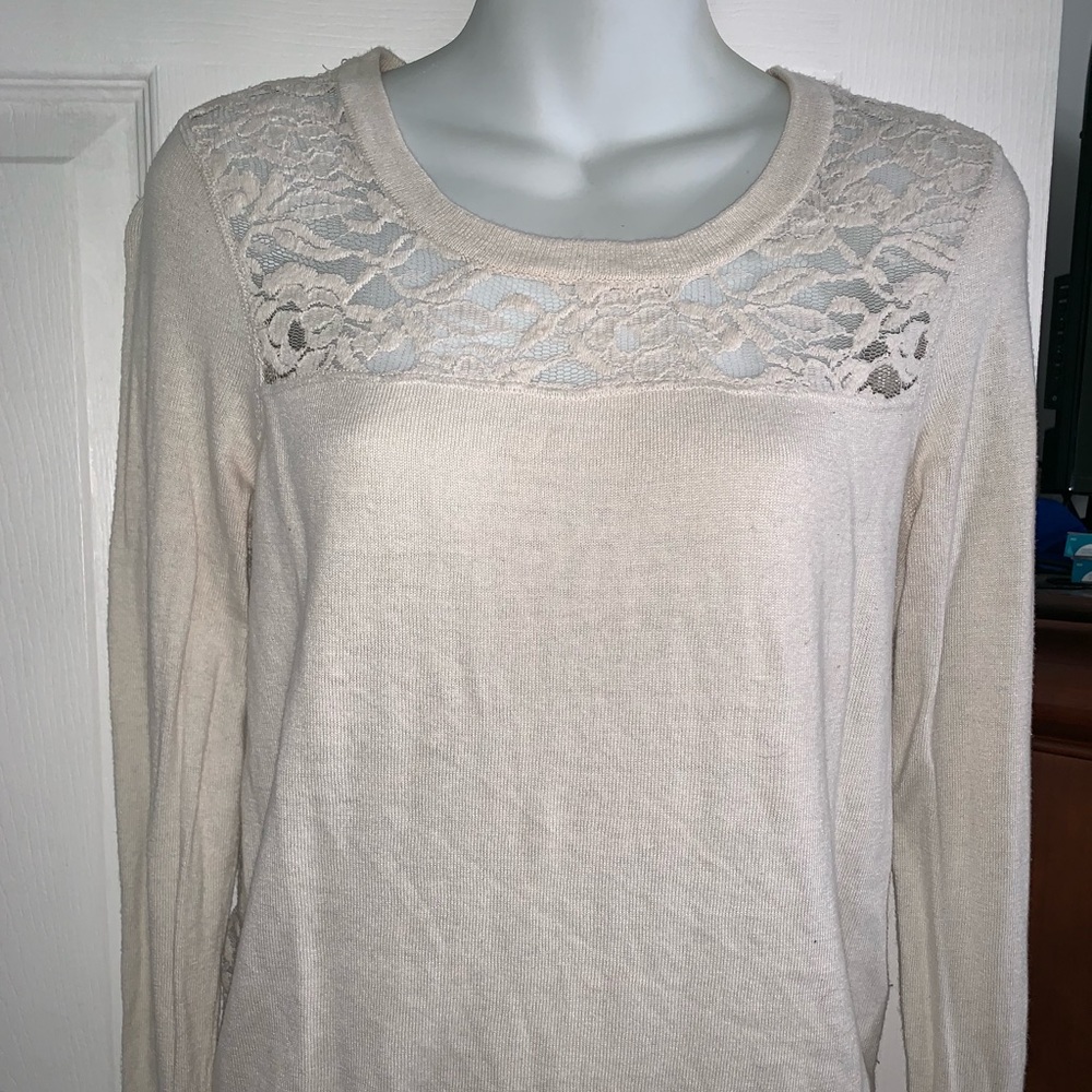 Abercrombie & Fitch lace back sweater Size Medium